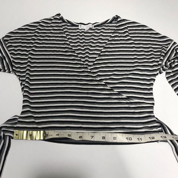 Don’t Ask Why Crop Wrap Top O/S - Picture 7 of 9